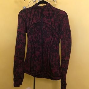 •lululemon zip up jacket •
